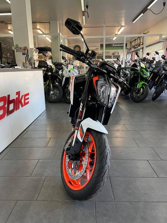 KTM 890 Duke R (2021) (3)