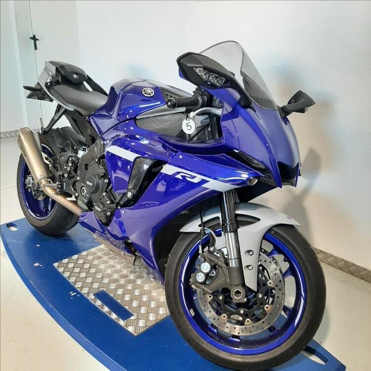 Yamaha YZF R1 (2020 - 24) (2)