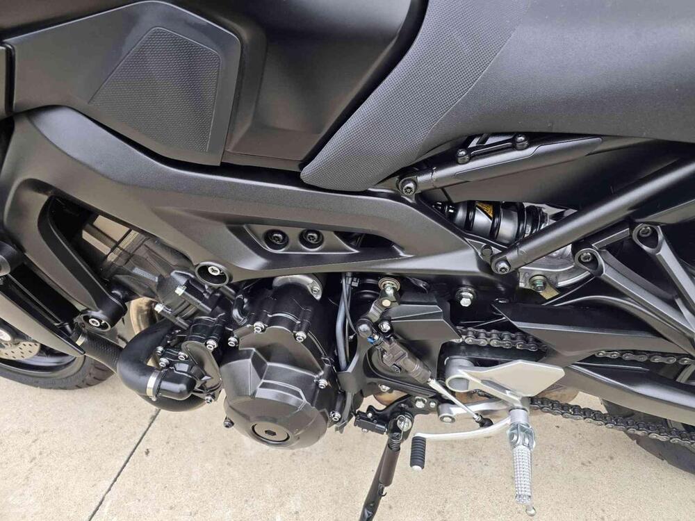 Yamaha MT-09 (2017 - 20) (3)