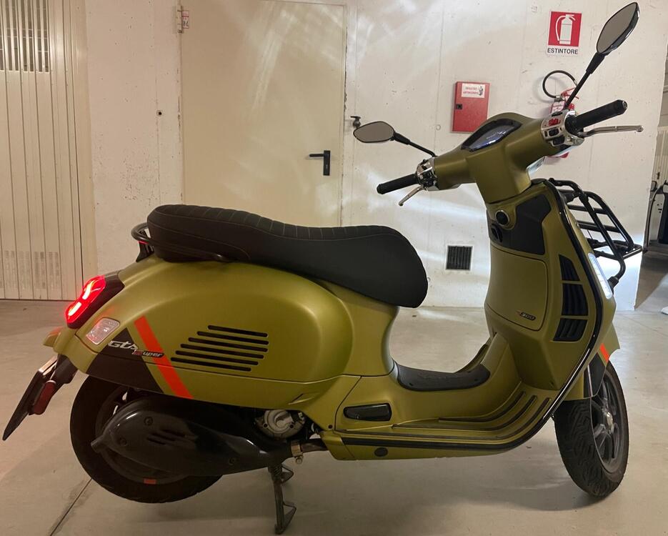 Vespa GTS 300 Super Sport (2023 - 24) (4)