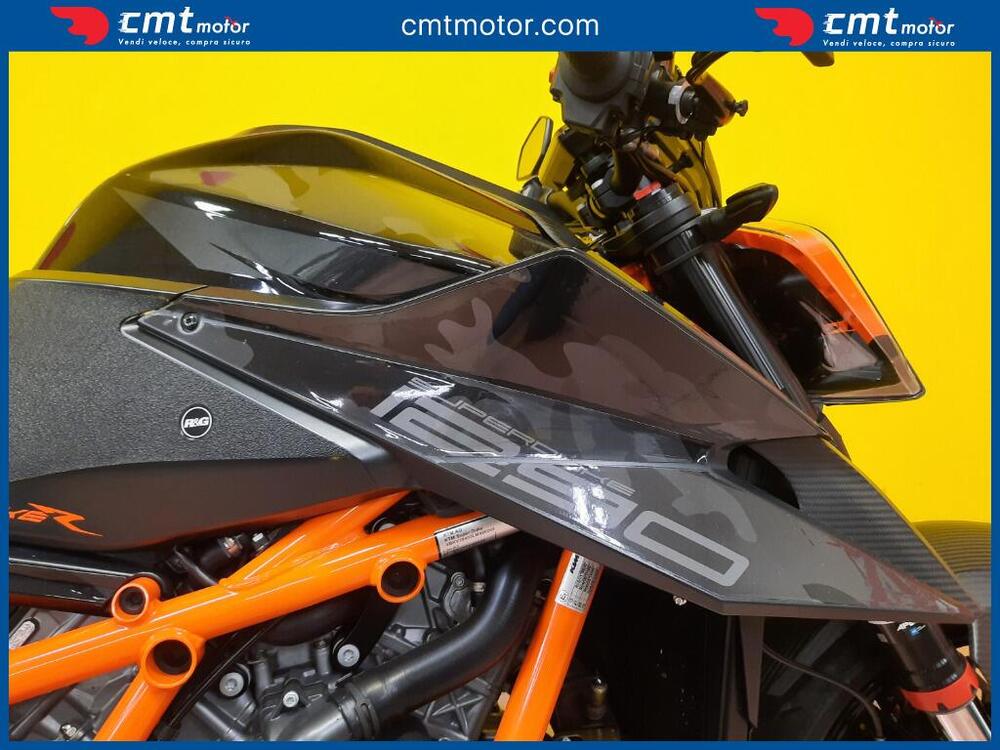 KTM 1290 Super Duke R (2020) (4)