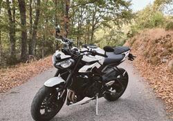 Triumph Street Triple 765 R (2023 - 24) usata