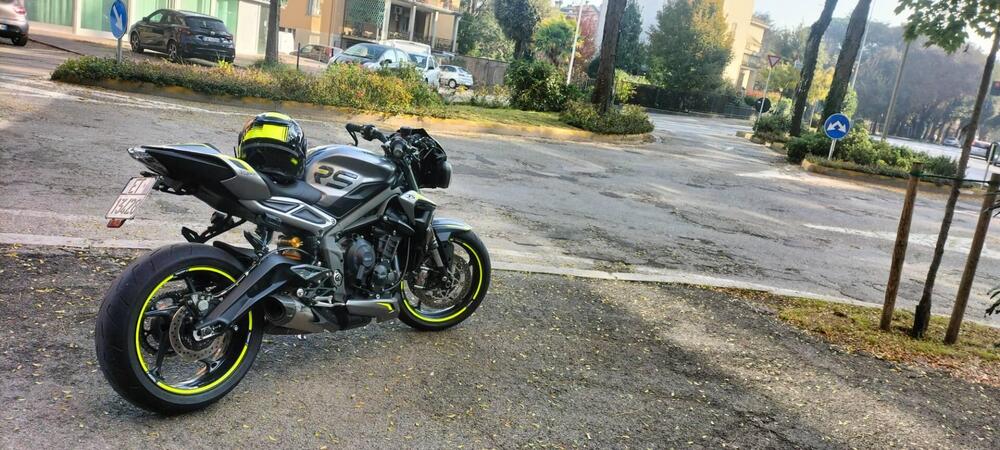 Triumph Street Triple RS (2020 - 22) (2)