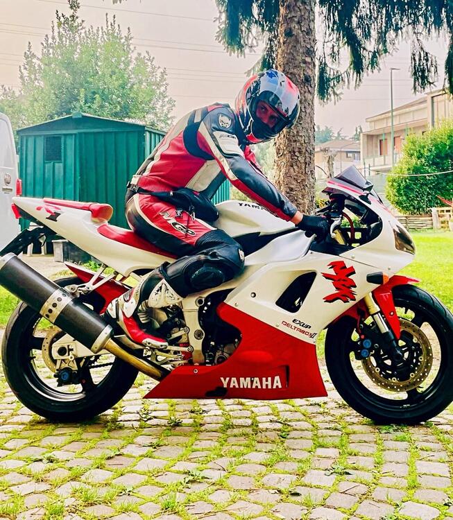 Yamaha YZF R1 (2002 - 03)