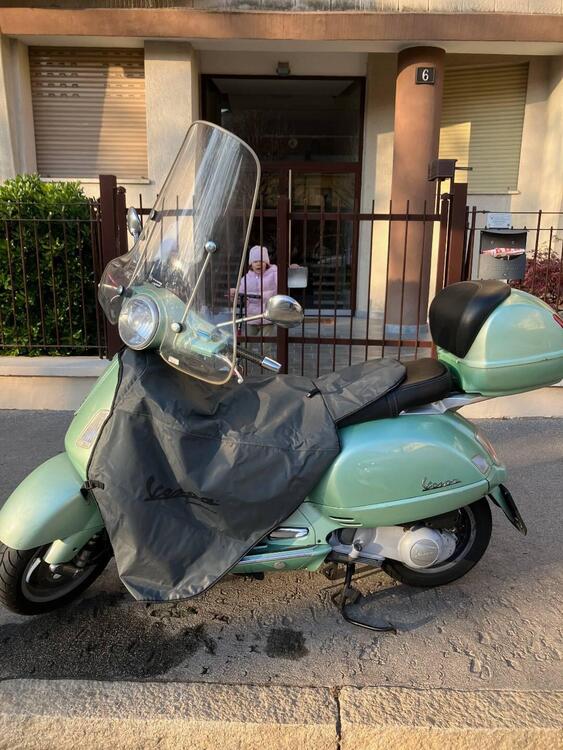 Vespa Granturismo 200 L (2)