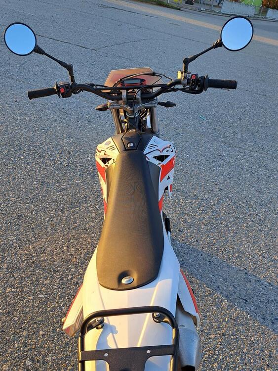 Betamotor RR 125 4T Enduro AC (2016) (3)