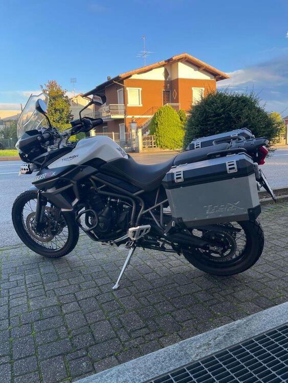 Triumph Tiger 800 XCx (2015 - 17) (2)