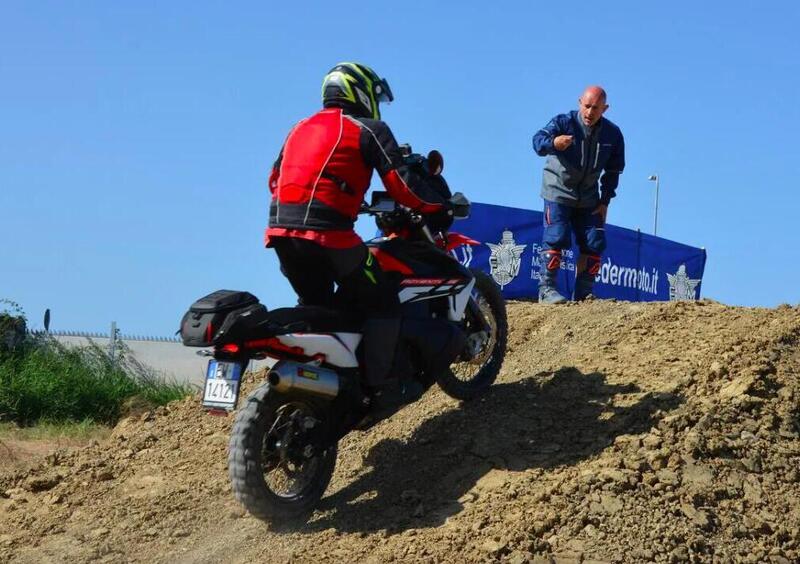 Cosa succede nel nostro cervello quando guidiamo la moto? Ep.3: perch&eacute; &egrave; importante fare fuoristrada [VIDEO]