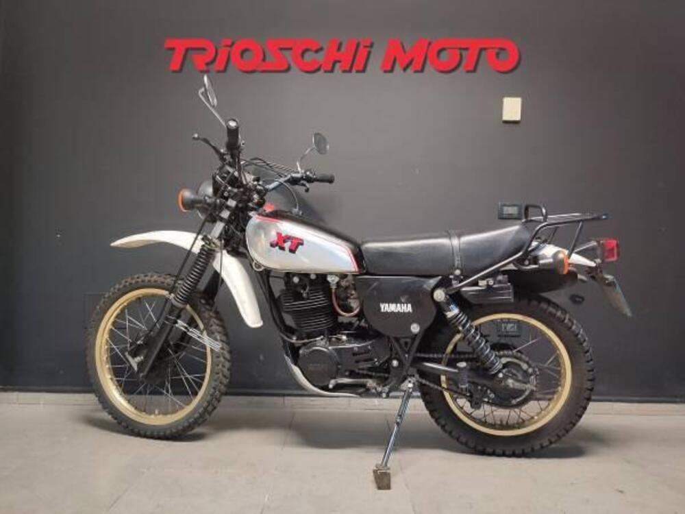 Yamaha XT 400 (2)