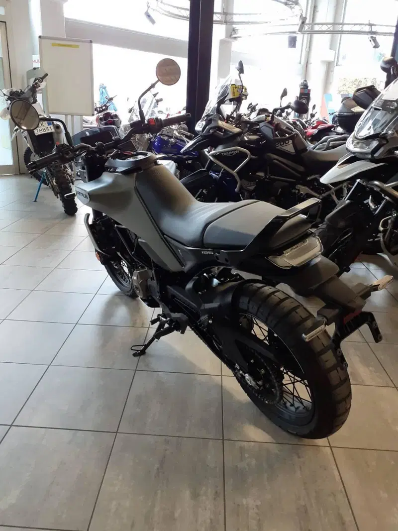 Husqvarna Svartpilen 125 (2024 - 26) (3)