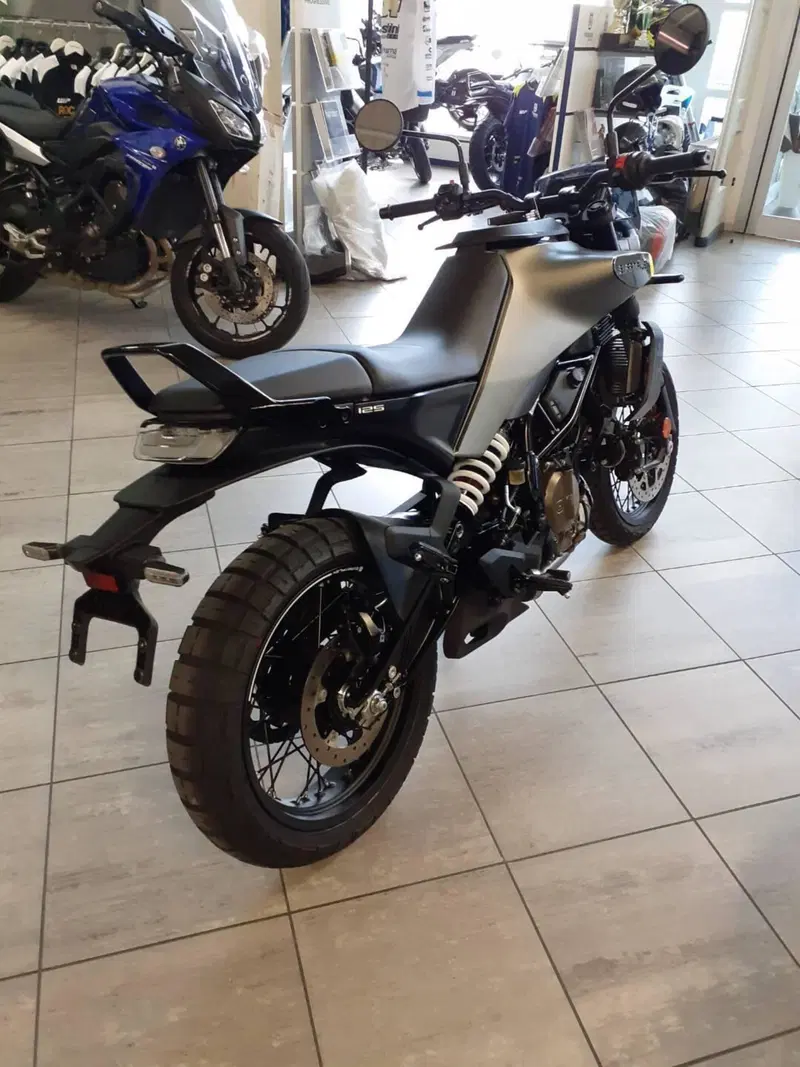 Husqvarna Svartpilen 125 (2024 - 26) (5)