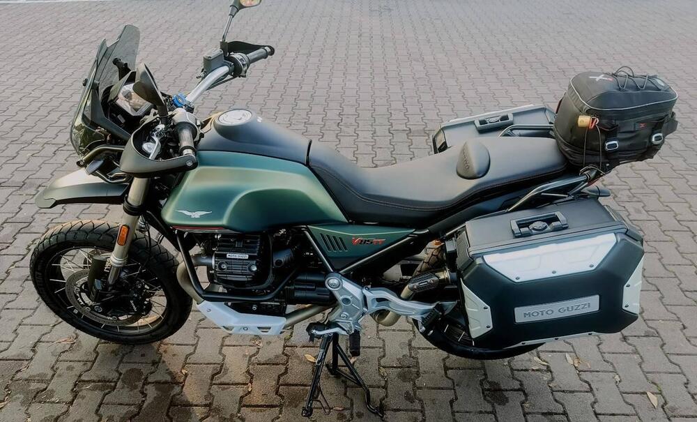 Moto Guzzi V85 TT (2021 - 23) (2)