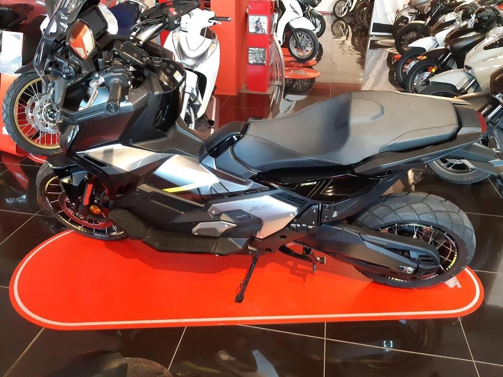 Honda X-ADV 750 DCT (2021 - 24) (2)