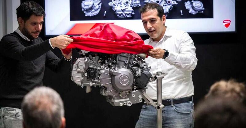 I segreti del nuovo motore V2 Ducati: via il desmo e tanti chili [VIDEO]