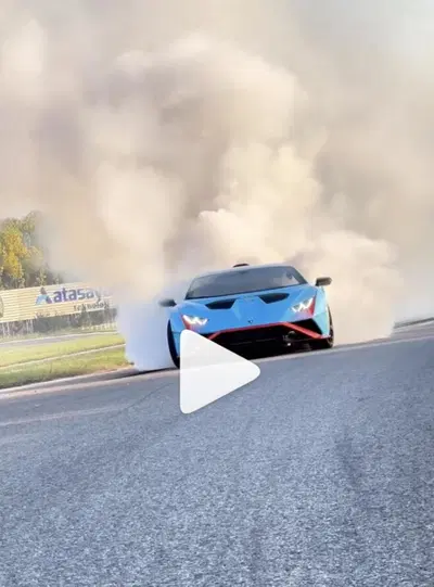 Il piccolo Sofuoglu ne ha fatta un'altra, burnout con la Lambo ed subito virale [VIDEO]