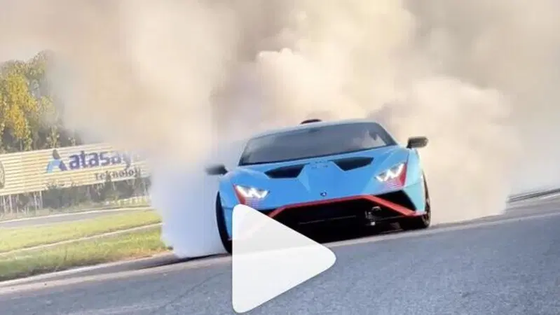 Il piccolo Sofuoglu ne ha fatta un'altra, burnout con la Lambo ed subito virale [VIDEO]