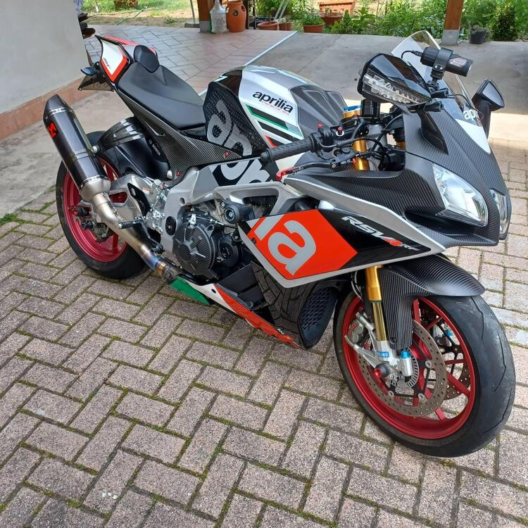 Aprilia RSV4 RF ABS (2015 - 17)