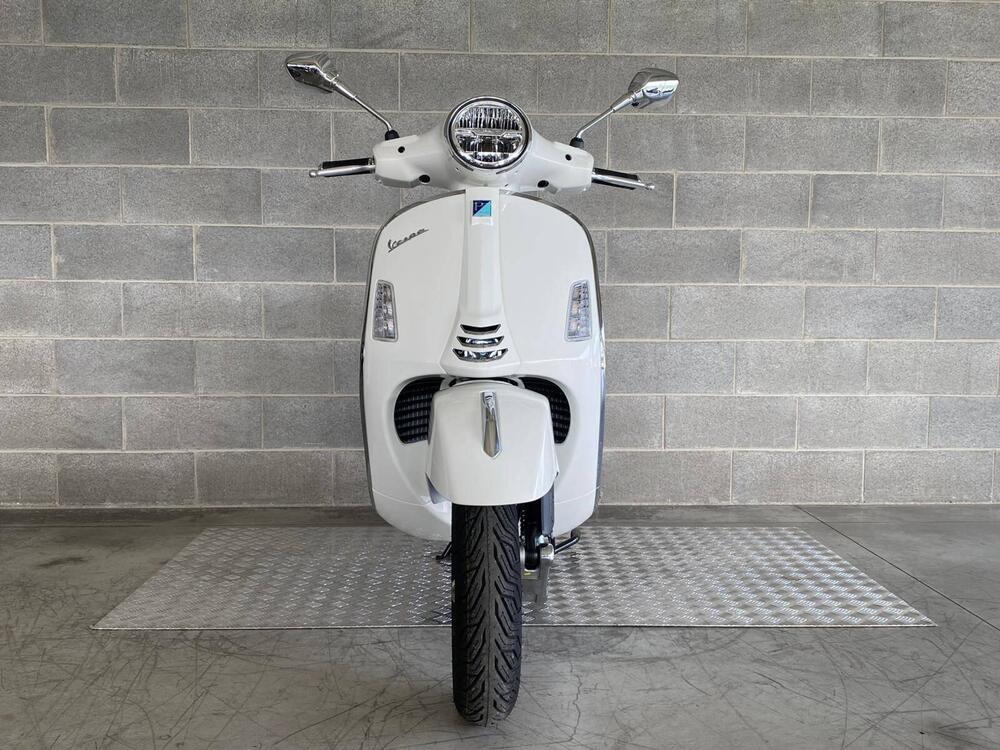 Vespa GTS 300 (2023 - 24) (2)