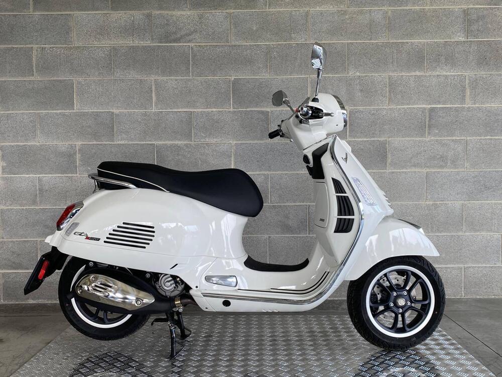 Vespa GTS 300 (2023 - 24)