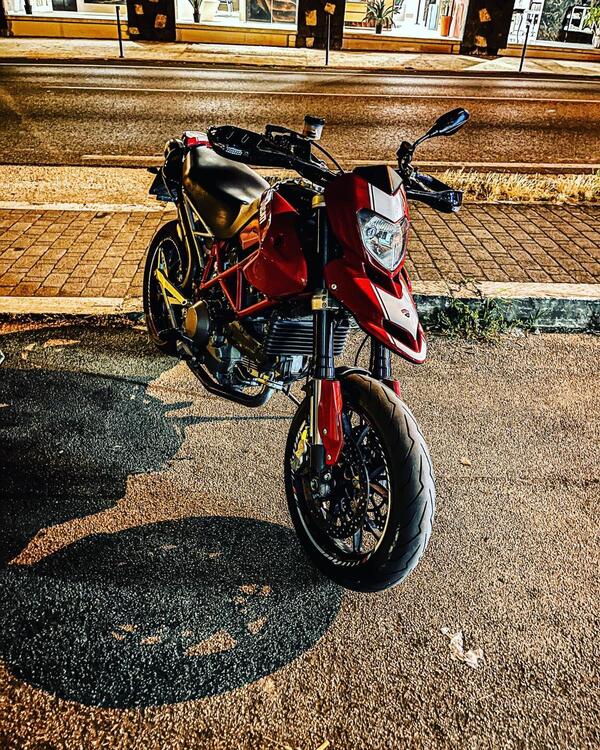 Ducati Hypermotard 1100 EVO (2010 - 12) (4)