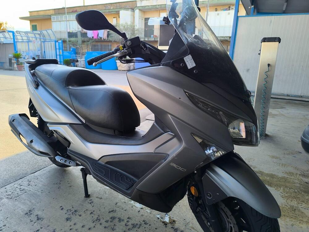 Kymco X-Town 300i ABS (2016 - 20) (2)