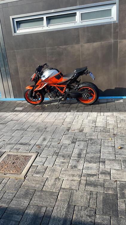 KTM 1290 Super Duke R (2022 - 23) (2)