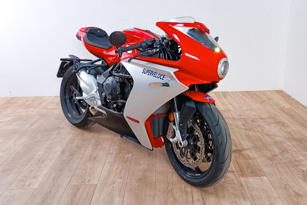 MV Agusta Superveloce 800 (2021 - 24) (2)