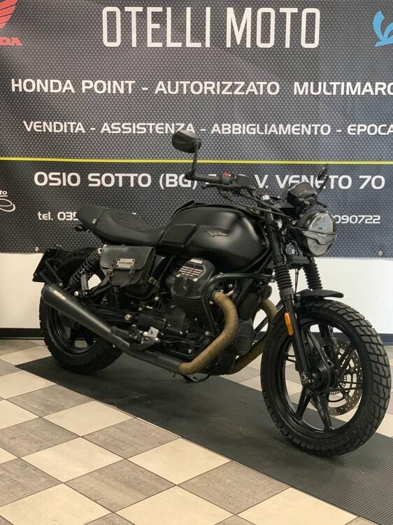 Moto Guzzi V7 Stone (2021 - 24)