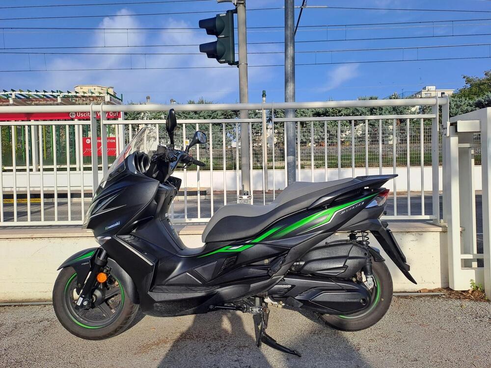 Kawasaki J 300 (2017 - 21) (4)