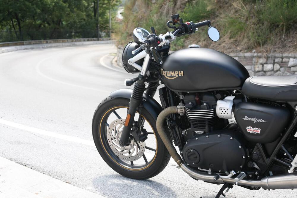 Triumph Street Twin 900 (2017 - 18) (3)