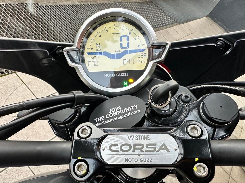 Moto Guzzi V7 Stone Corsa (2023 - 24) (5)