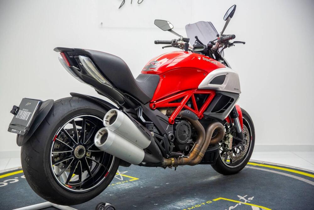 Ducati Diavel 1200 (2010 - 13) (4)