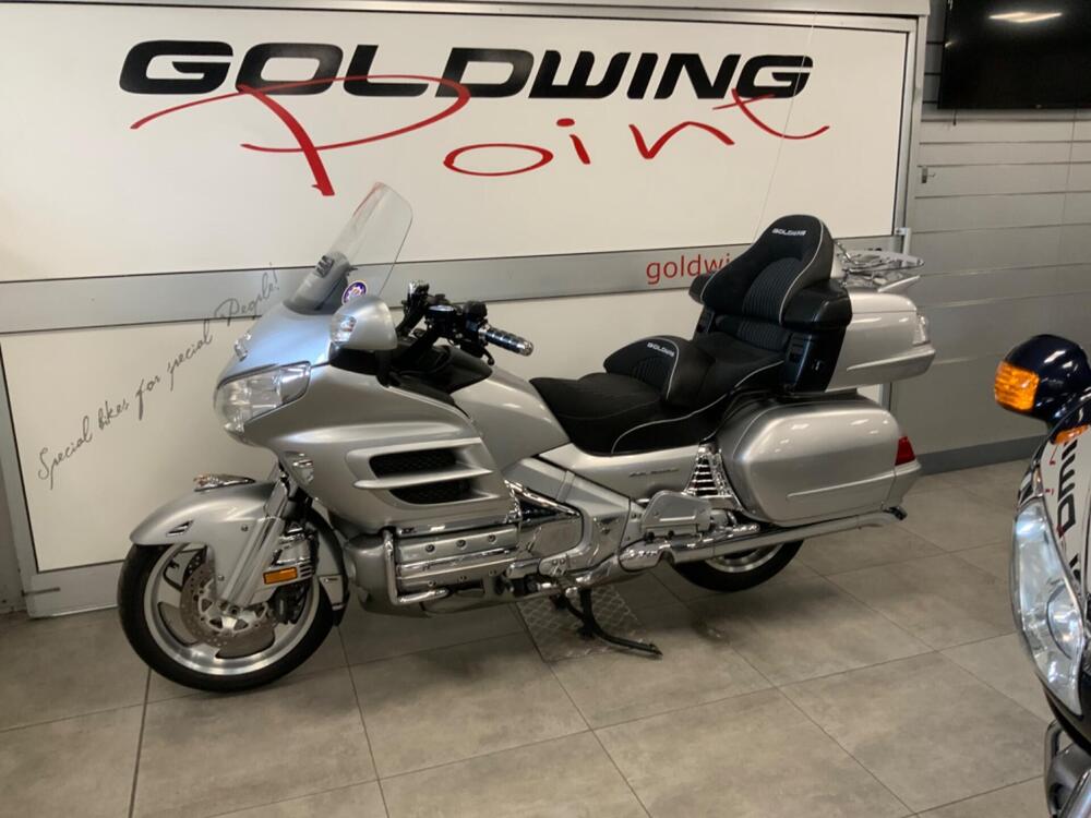 Honda GL 1800 Gold Wing (2007 - 11) (2)