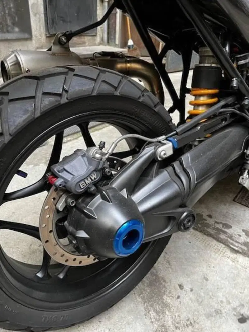 Bmw HP2 Megamoto (9)