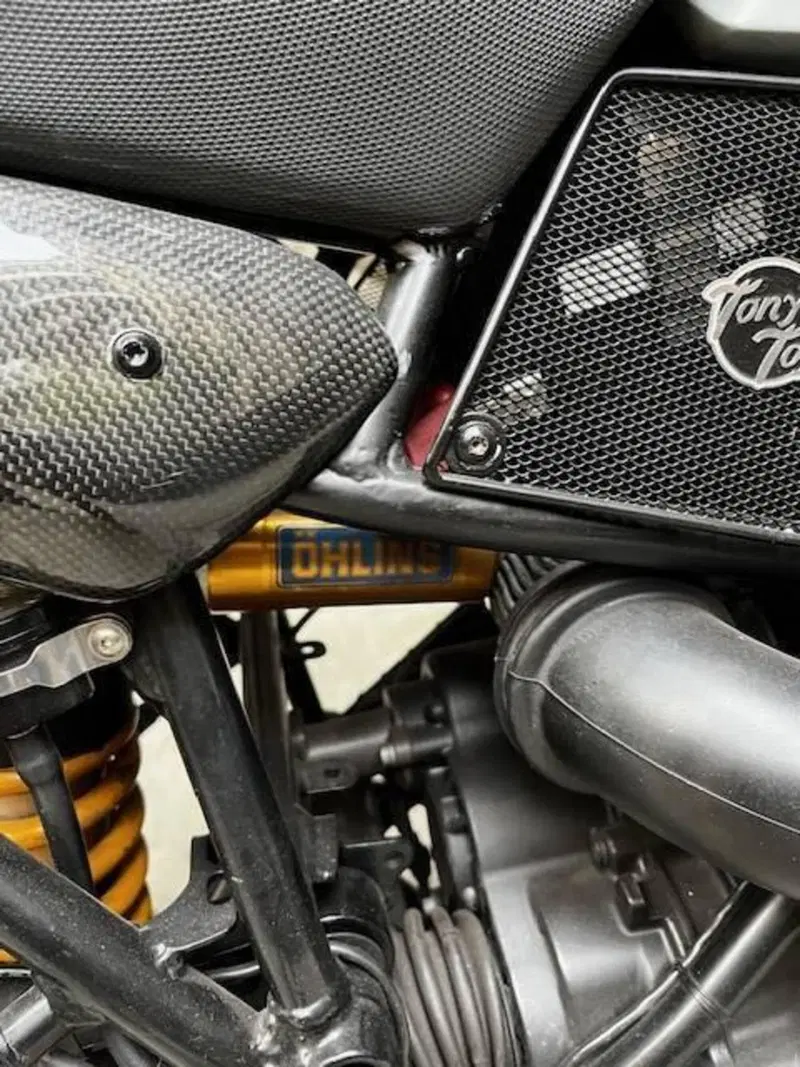 Bmw HP2 Megamoto (10)