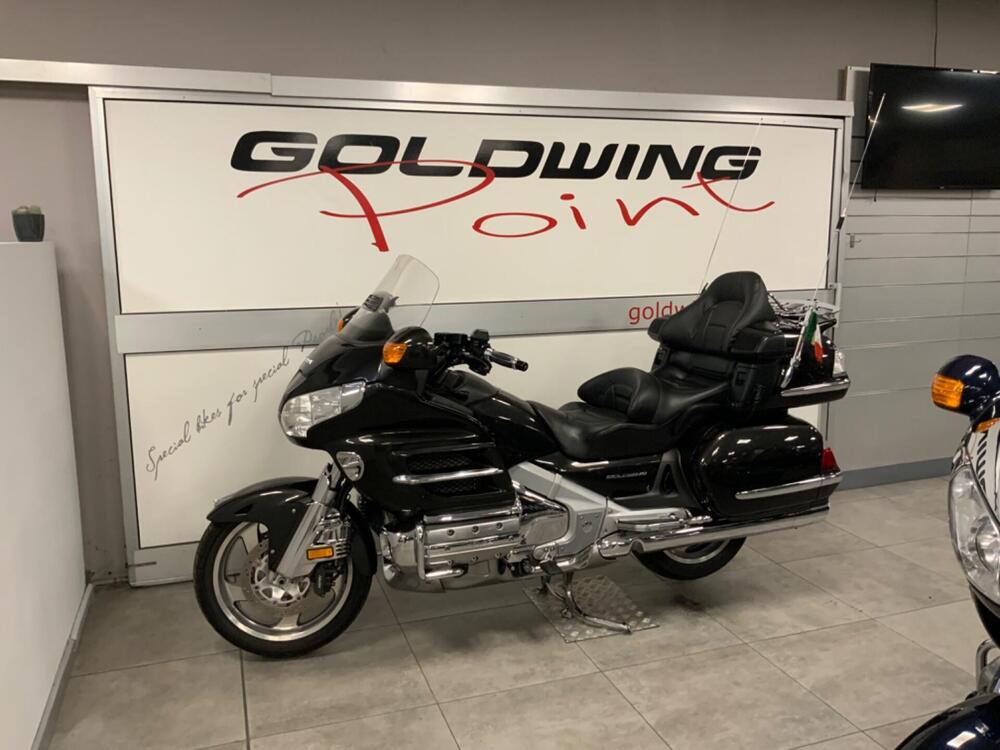 Honda GL 1800 Gold Wing (2007 - 11) (2)