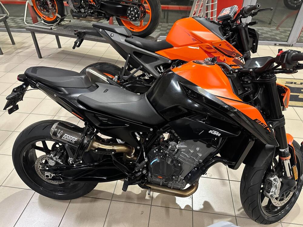 KTM 890 Duke L (2021) (2)