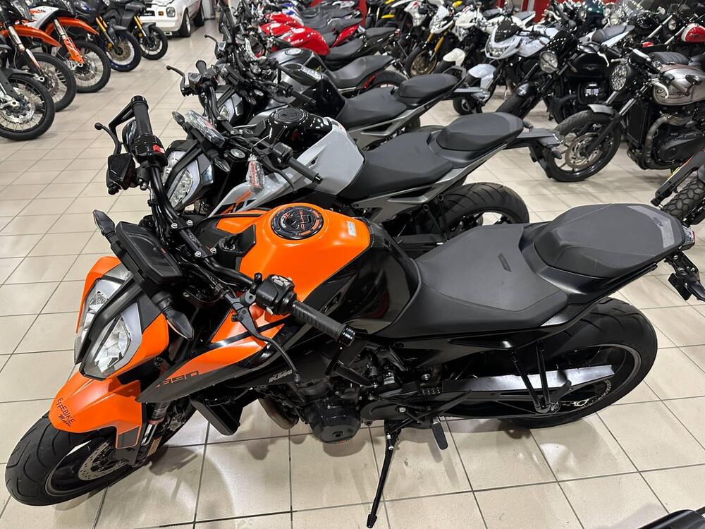 KTM 890 Duke L (2021) (3)