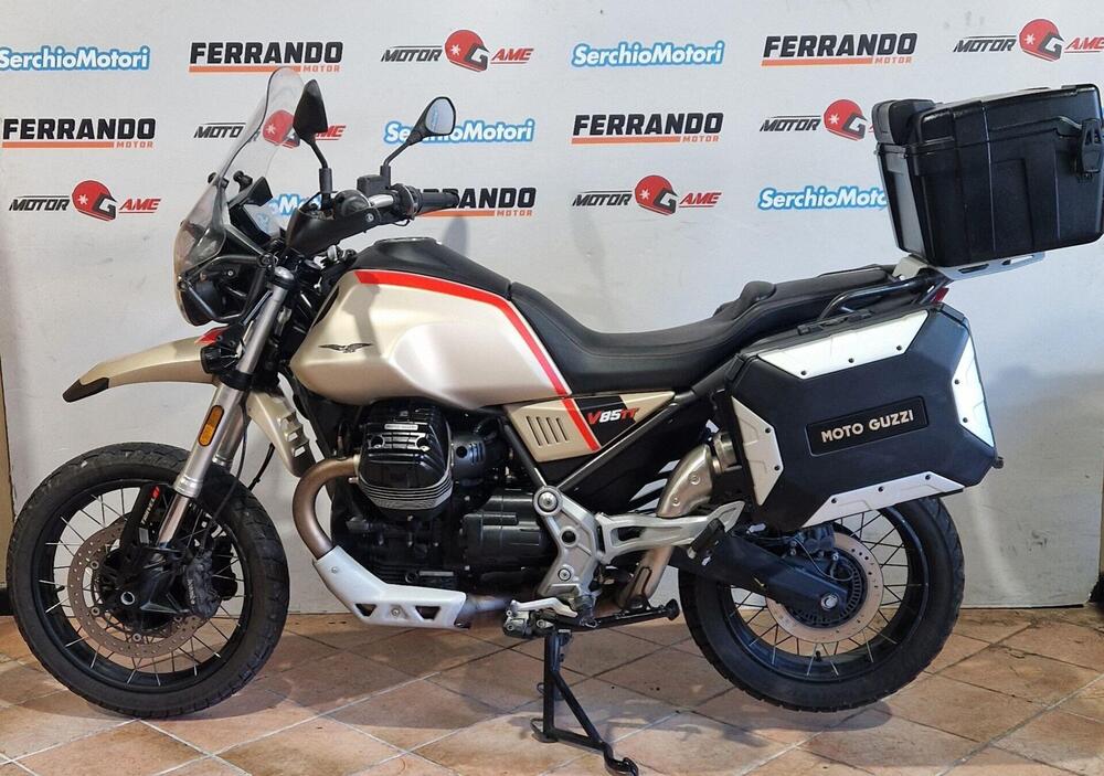 Moto Guzzi V85 TT Travel (2021 - 23) (2)