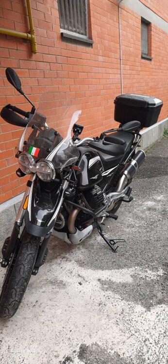 Moto Guzzi V85 TT Guardia d'Onore (2022 - 23)