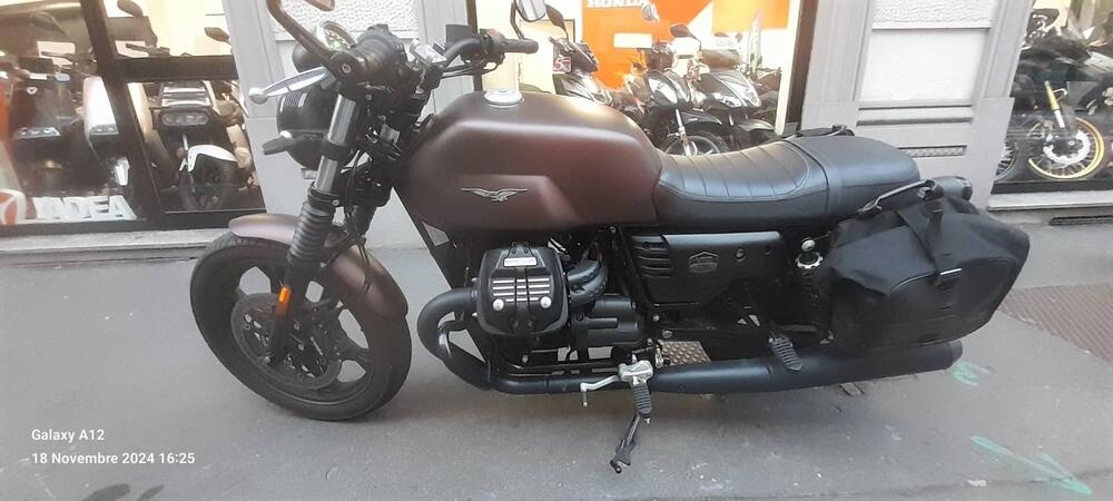 Moto Guzzi V7 III Stone Night Pack (2019 - 20) (5)