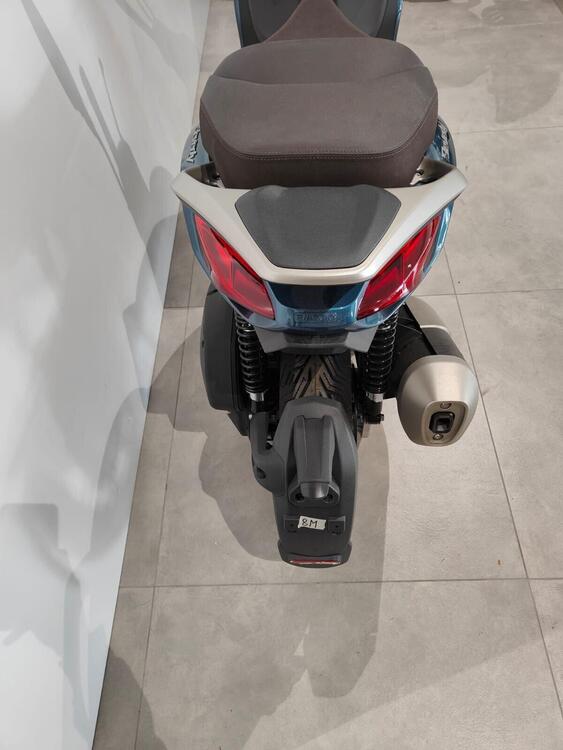 Piaggio Beverly 300 Hpe (2021) (4)