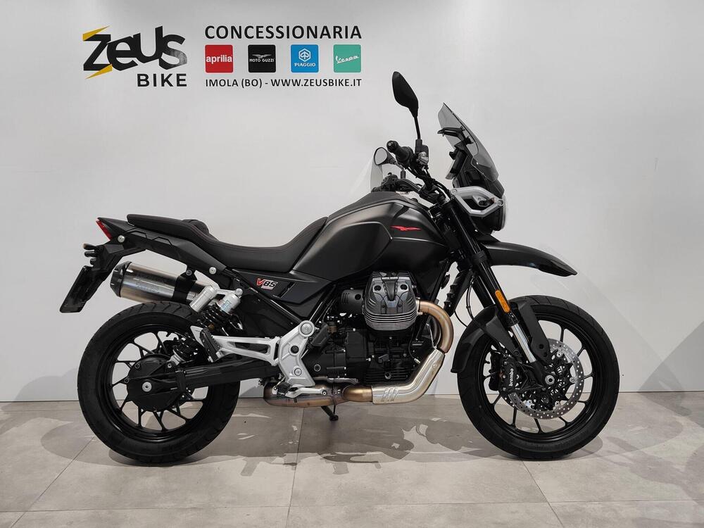 Moto Guzzi V85 Strada (2024)