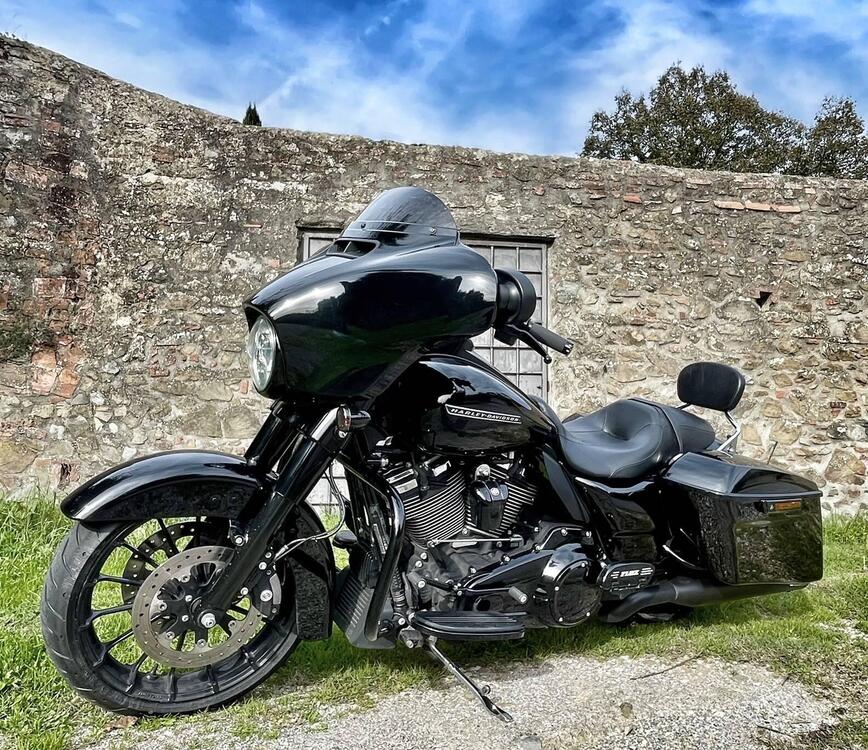 Harley-Davidson 107 Street Glide Special (2017 - 19) - FLHXS (3)