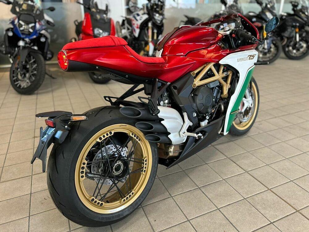 MV Agusta Superveloce 800 (2021 - 24) (3)