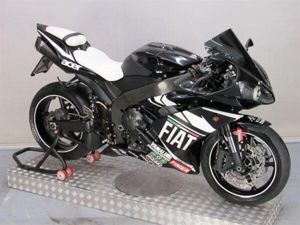 Yamaha YZF R1 (2006 - 07) (2)