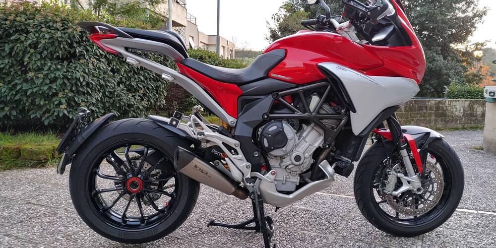 MV Agusta Turismo Veloce 800 (2014 - 16) (2)