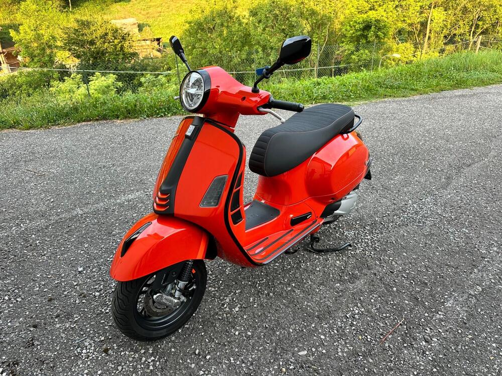 Vespa GTS 300 Super Hpe (2021 - 22) (2)