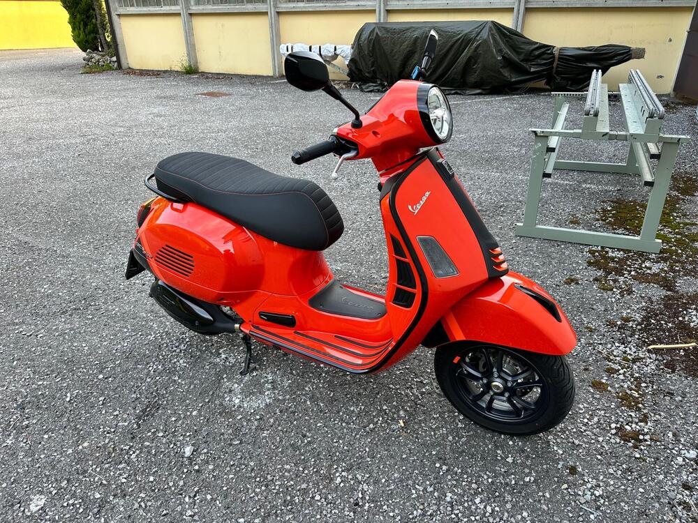 Vespa GTS 300 Super Hpe (2021 - 22) (3)