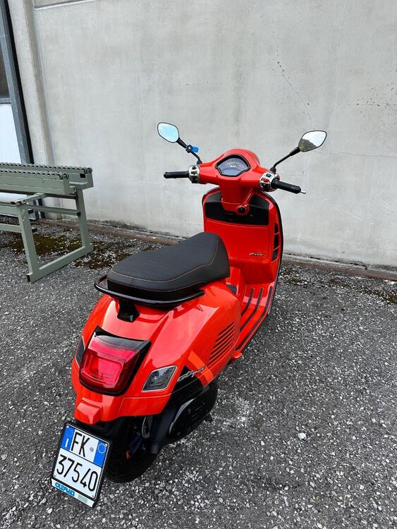 Vespa GTS 300 Super Hpe (2021 - 22) (4)